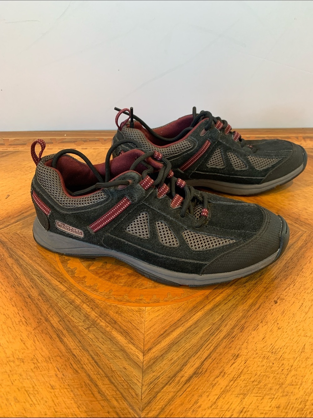 Rockport XCS Walkability Women’s Size 7 Black Suede and Burgundy Trail Shoes